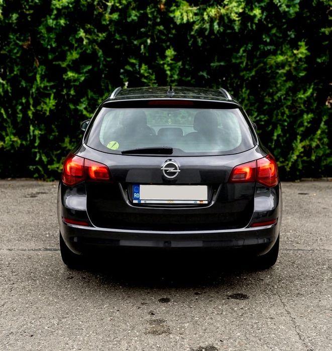 Vând Opel Astra J 2012 1.7 CDTI