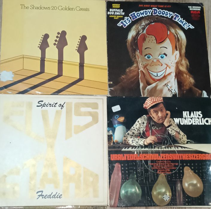 Vând discuri vinil în stare foarte buna