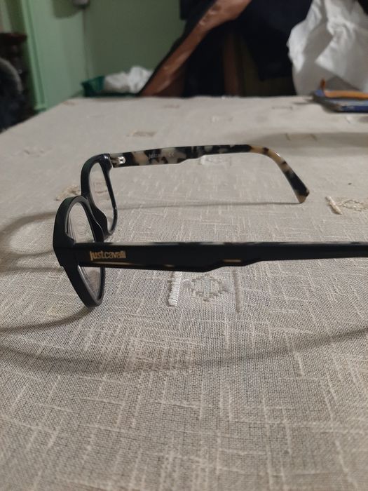 Продавам диоптрични рамки за очила