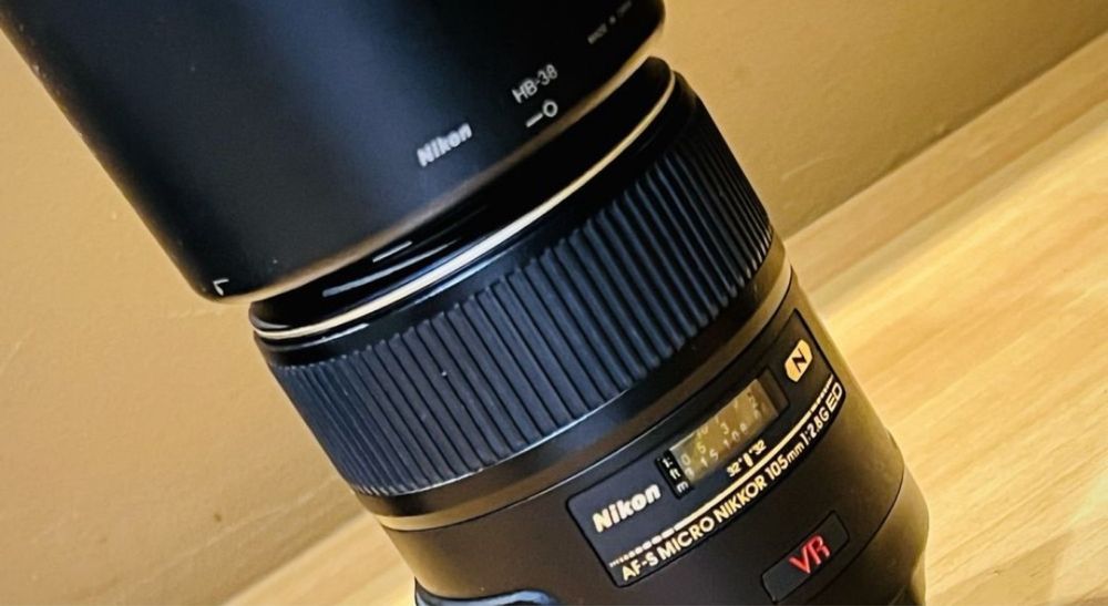 Obiectiv NIKON 105 mm f/2.8G VR Micro AF-S !