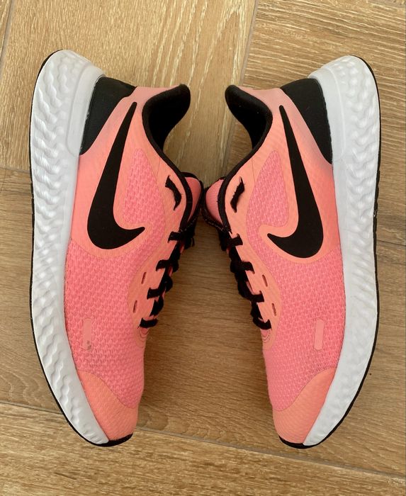 Nike Revolution 5 m36