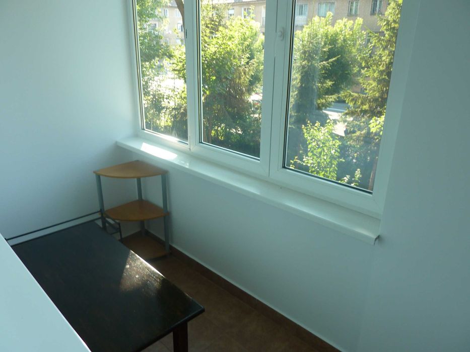 Inchiriez apartament 4 camere in zona 22 Decembrie , Targu-Mures, la 10 minute de UMFSt si Spitalul judetean.