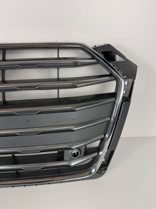 Audi A5 8W6853651AB решетка