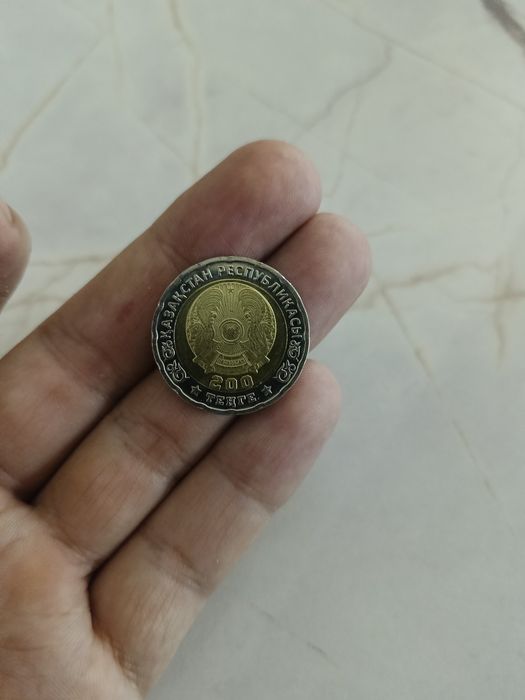 Продам юбилейную монету 80 лет