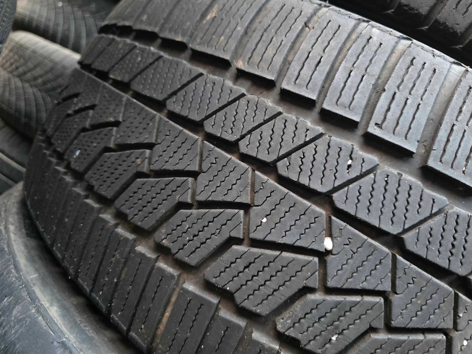 2бр Зимни гуми 225 40 19 - Continental Runflat BMW - DOT 2022