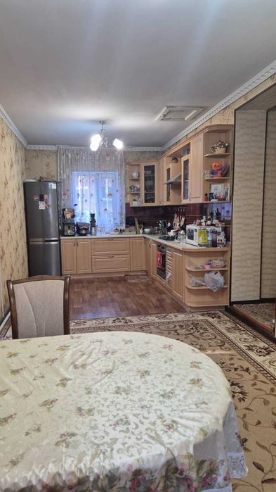 Продам дом 200 кв с участком