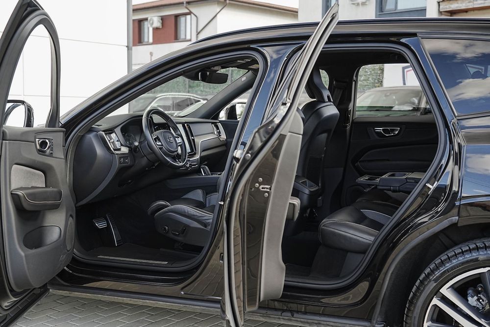VOLVO XC60 2019 — imagine 5