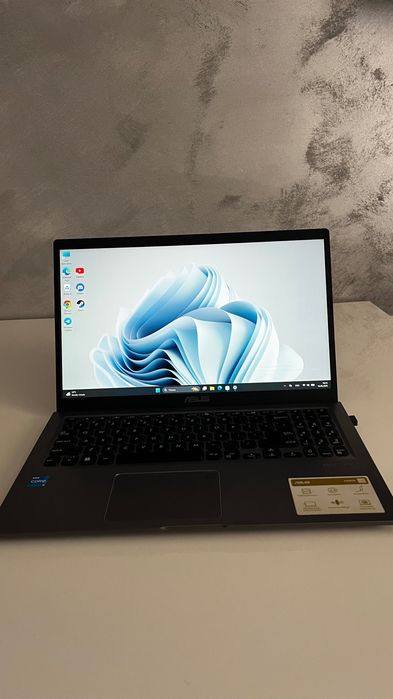 Продавам Лаптоп ASUS