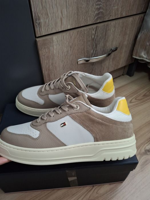 Tommy Hilfiger обувки