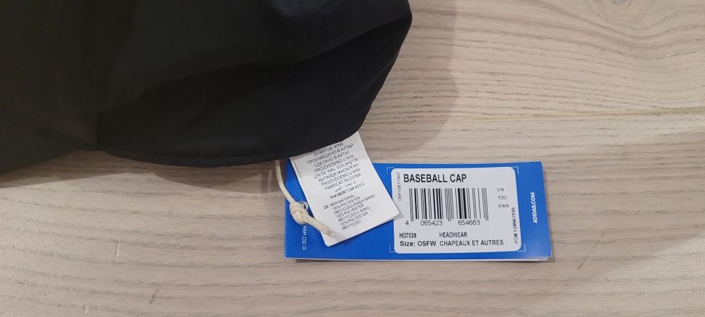 Sapca Adidas dama, model deosebit.