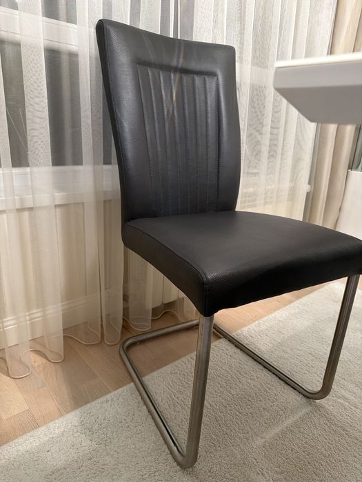 Трапезни столове