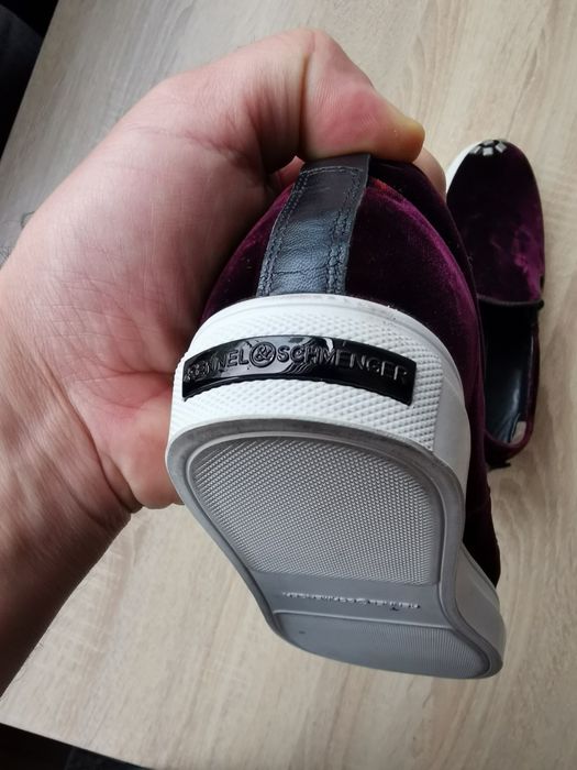 Kennel & Schmenger 37-38