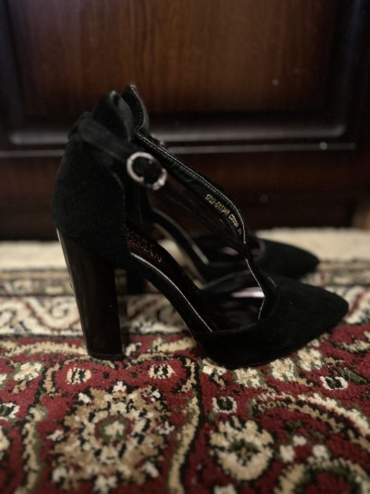 Чорные туфли