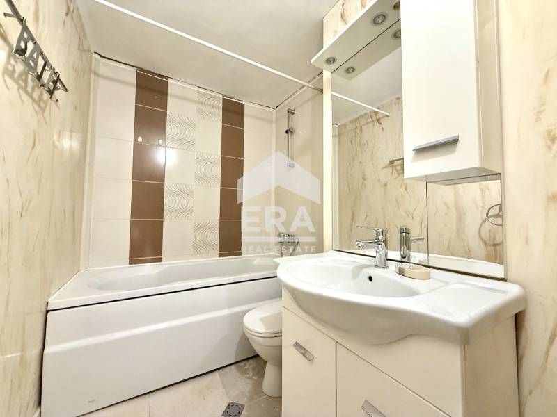 Обзаведен двустаен апартамент с отделна кухня в ж.к Стрелбище