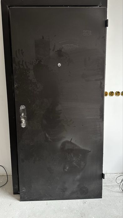 Продаю Входную дверь