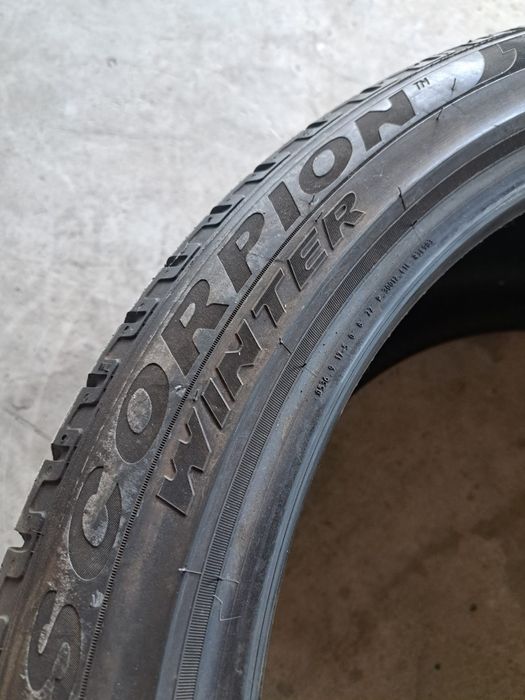 2 anvelope iarnă 295 35 r21 Pirelli