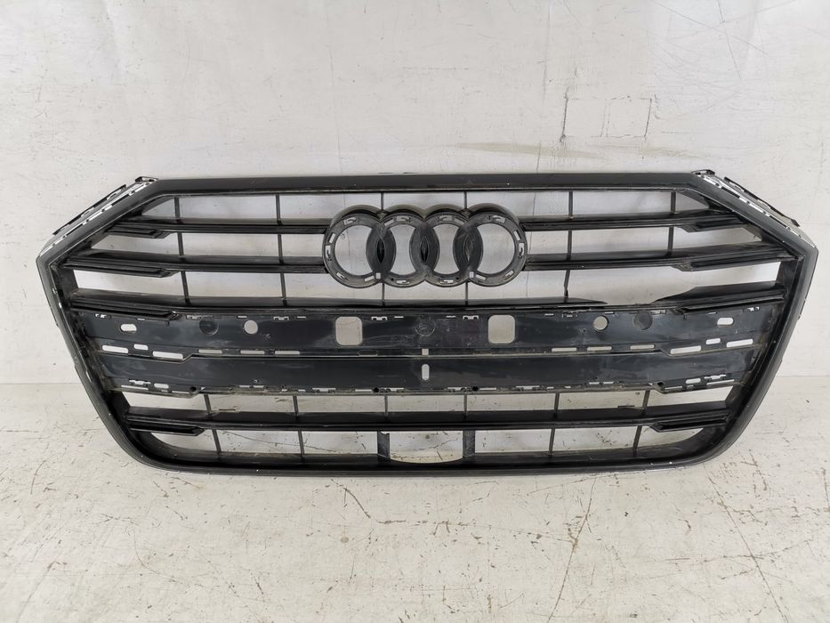 Радиаторна решетка Ауди А8 Д5 / Audi A8 D5 [ - ] Оригинална Повредена