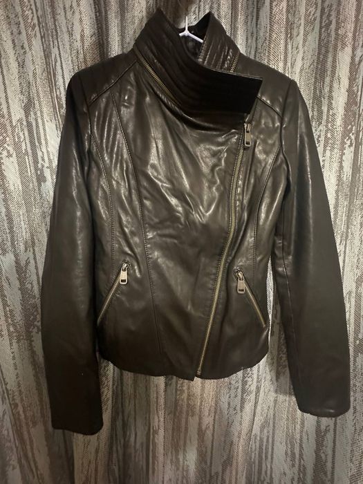 Продам женскую куртку