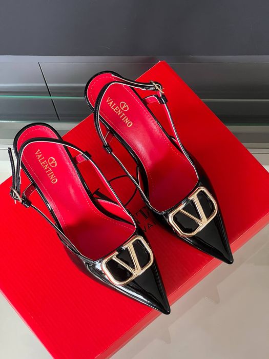 Pantofi Valentino noi !!! Marimi 36/40 !!!