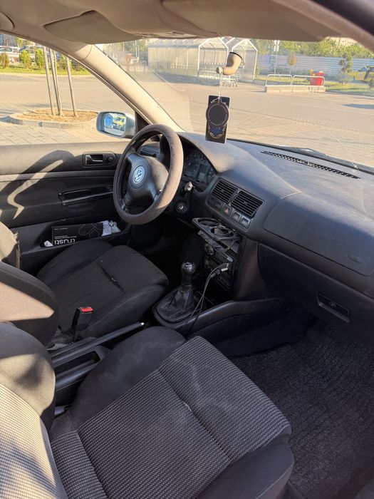 VW Golf 4 2000г 1.6 бензин