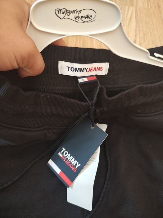 Vand pantaloni tommy jeans