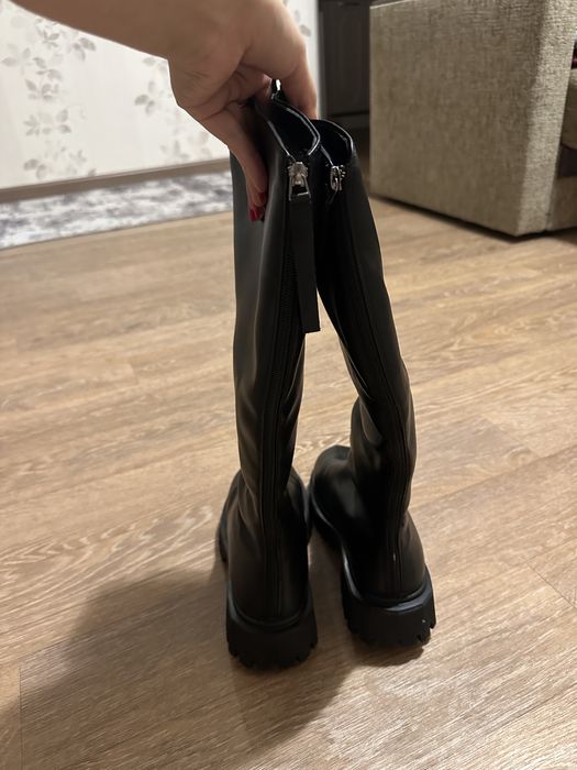 Продам зимнюю обувь