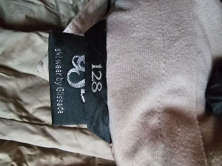 Екип за ски,   без забележки.