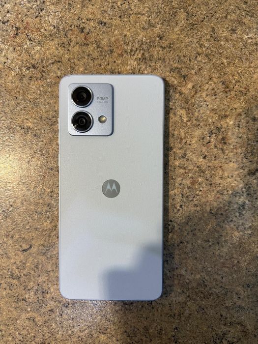 Vând Moto g84 Nou