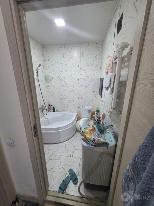 Qorasuvda uy Sotiladi  9 etaj bez agenstvo