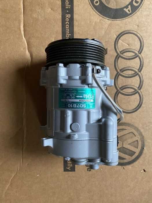 Compresor Vw Polo/Caddy Skoda Seat 6NO 820 803 A NOU