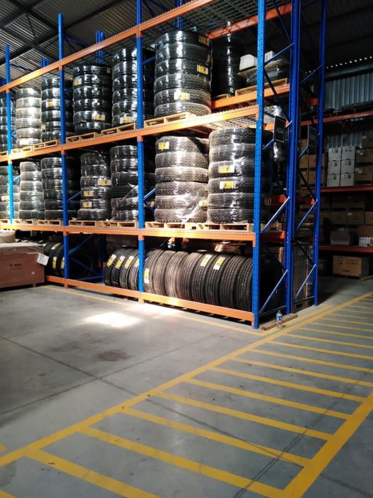 Rafturi metalice