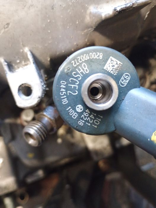 Injector injectoare Opel vivaro 1.9cdti cod 0445110110 Renault trafic 1.9dci Nissan primastar 1.9dci f9q cod 0445110110 perfect functionale
