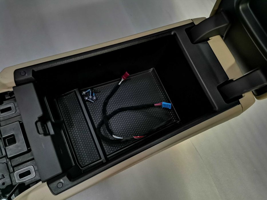 Централна Конзола BMW G20 G21 G22 G23 CANBERRABEIGE - B136