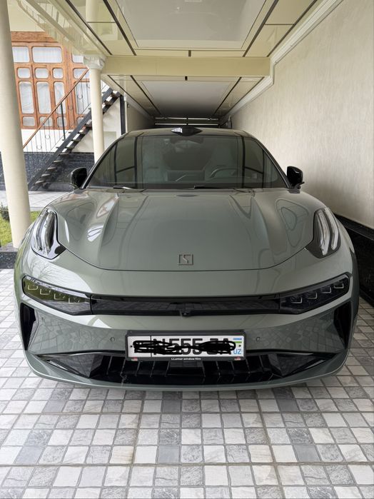 Zeekr 001 fulll 2024 yil toza moshina