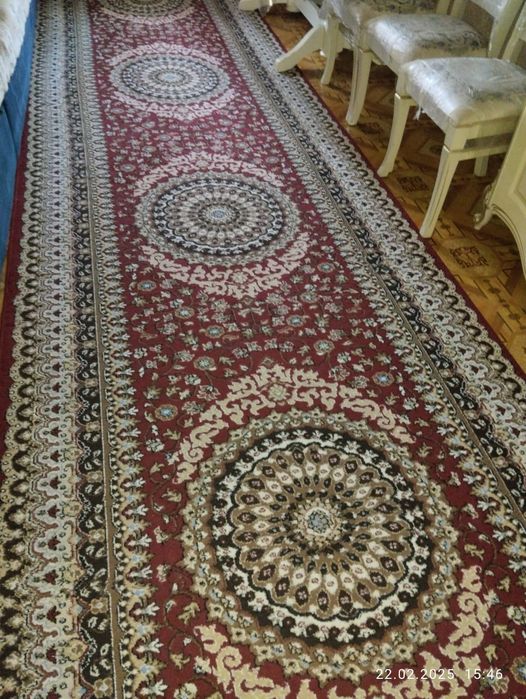 Ковёр почти новый! Срочно!