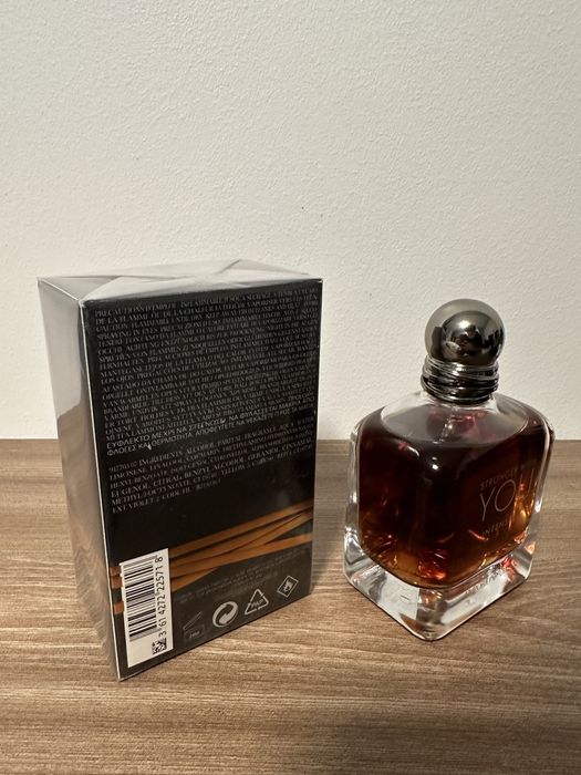 Parfum Armani Stronger with You intensely