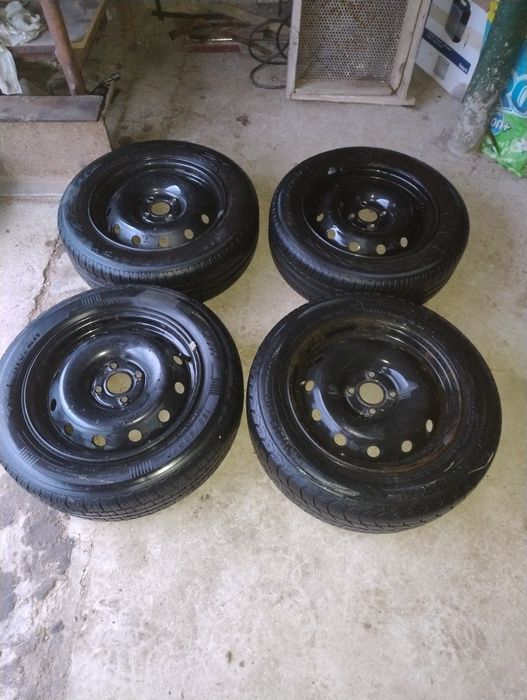 Vind jante Logan  și o janta slim