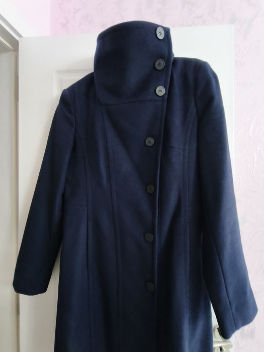 Елегантно тъмно синьо дамско палто р-р42 Bobo Zander