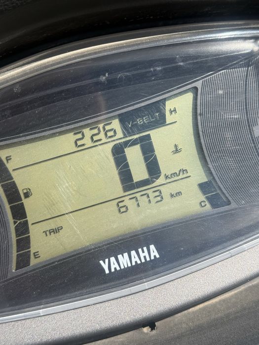 Yamaha NMax 125 + protectie picioare + casca M