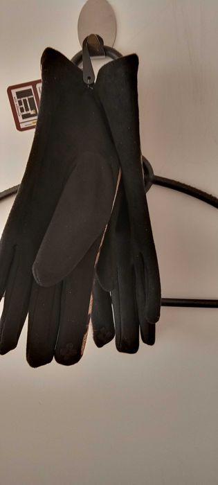 Шал. Шалове. Кожена яка-4-16 евро. Ръкавици -5евро