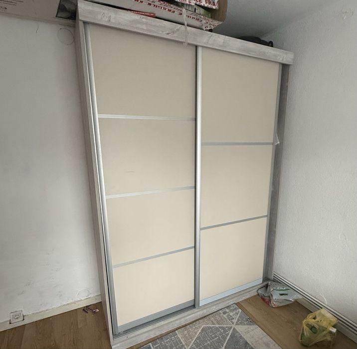 ⸻  Mobilă living modernă – design elegant și spațioasă