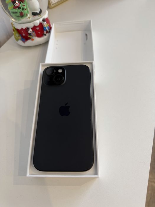 Iphone 15 full box.