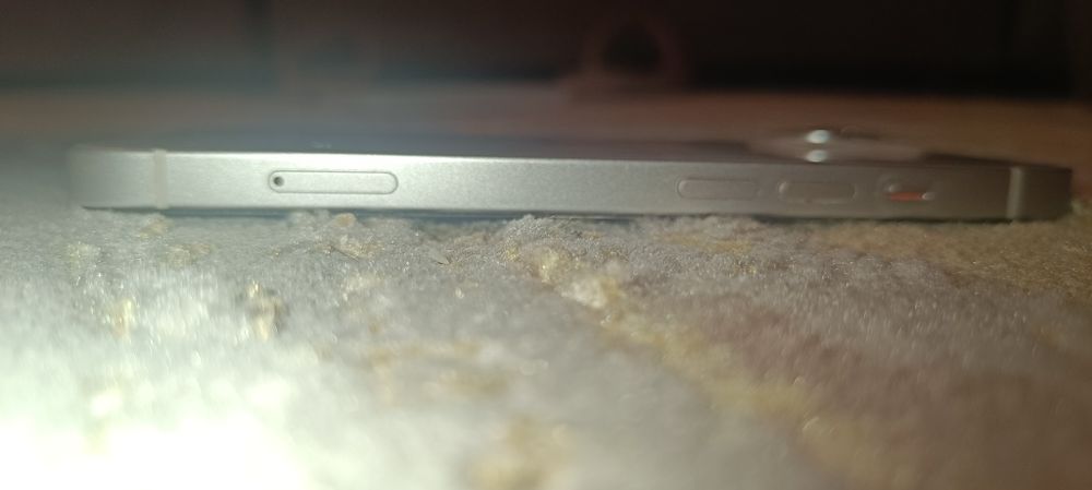 Айфон 13 в отличном состоянии