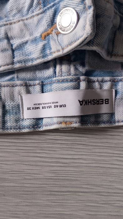 Blugi Bershka super Baggy mărimea L