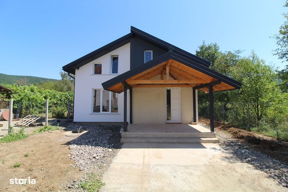 Vând casă P+M în Uroi, la 2km de Simeria, teren 1400mp, fs 12,5m