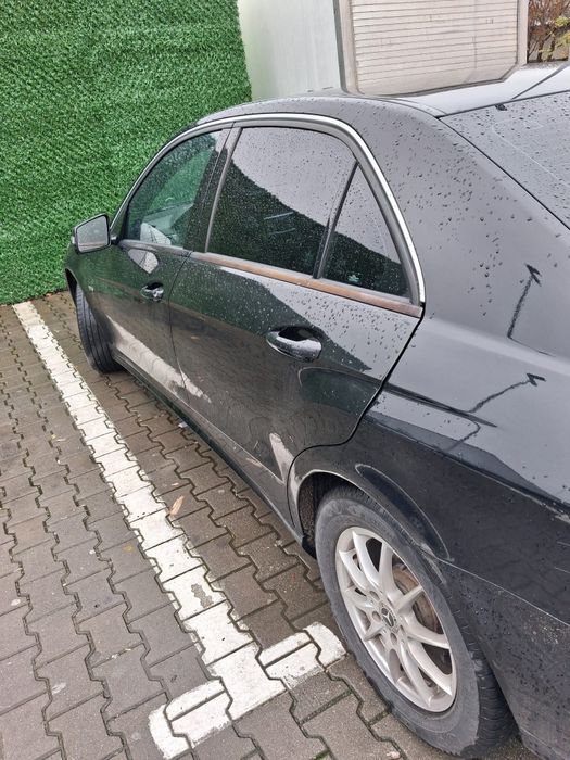 Vând mercedes e class