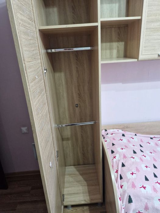 Кровать со шкафами и ящиками