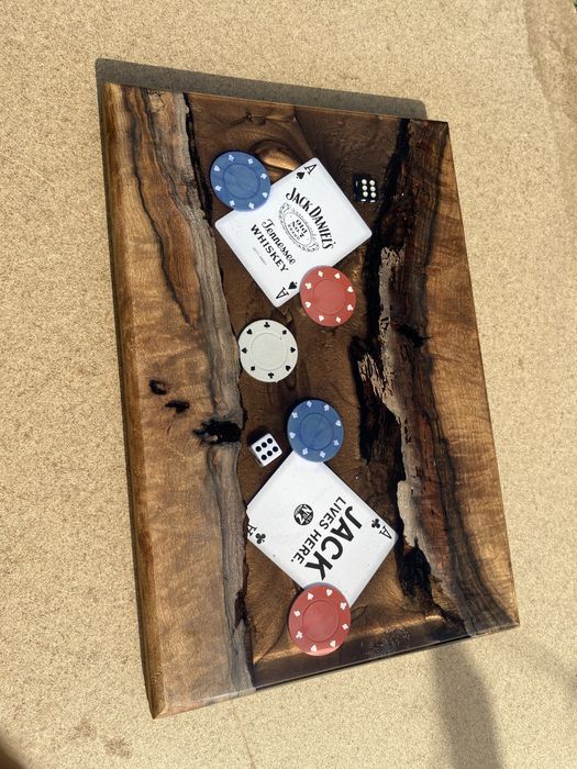 Дъски от орех и епоксидна смола