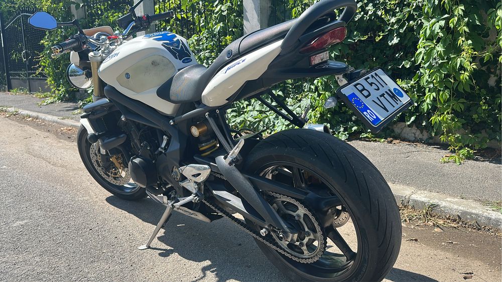 Triumph street triple 675