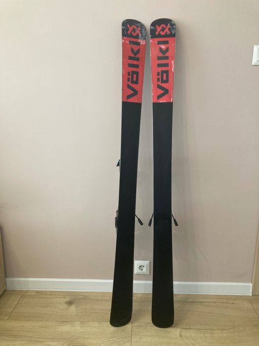 Ски Туринг с и колани